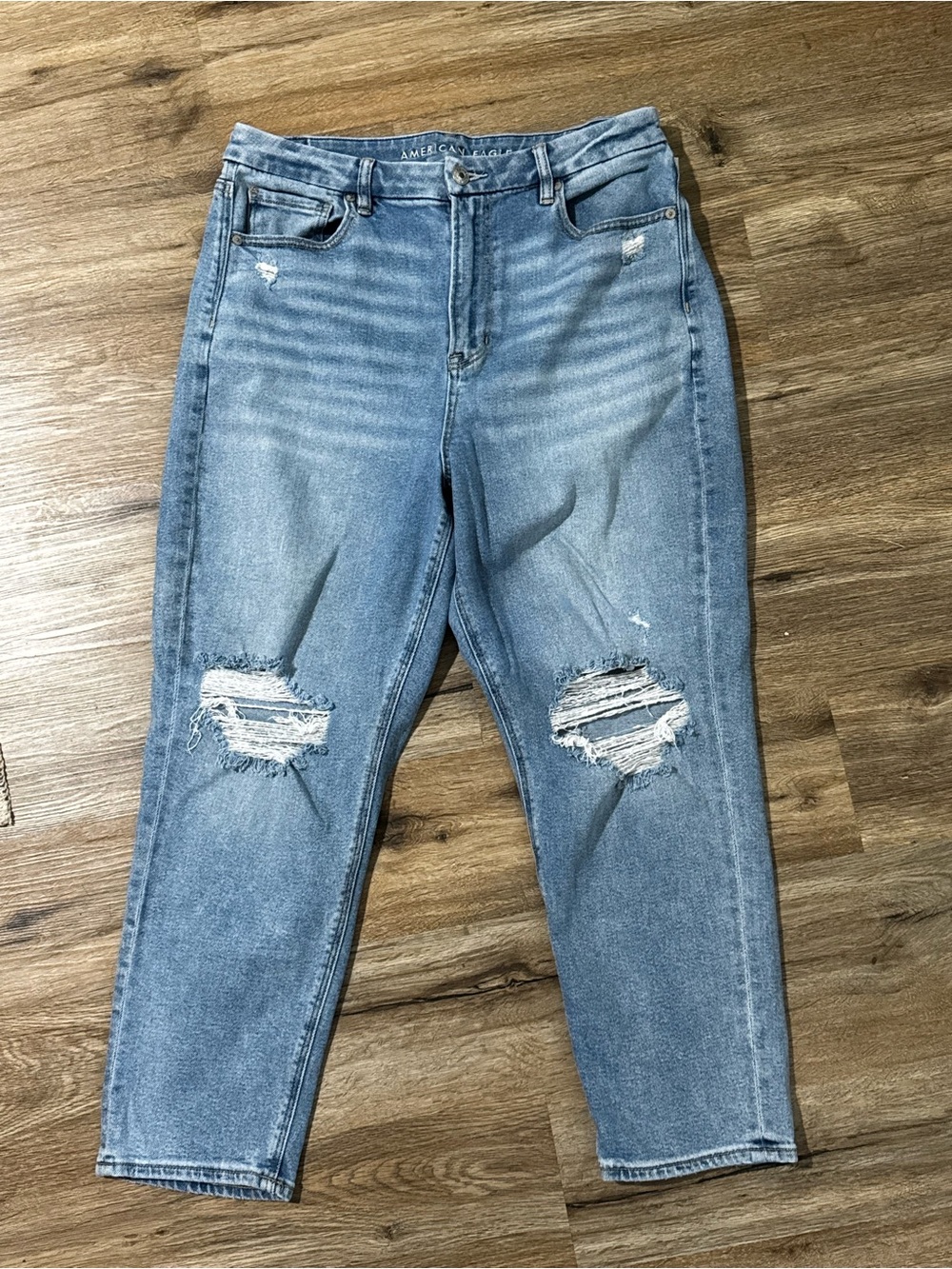 American Eagle Curvy Mom Jeans 12 Short